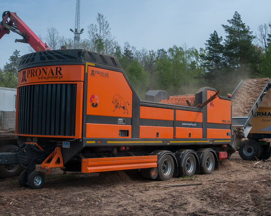Высокопроизводительный мобильный измельчитель PRONAR MRS 1.53